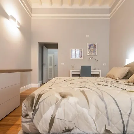 Firenze Rentals Deluxe Corso 5-2